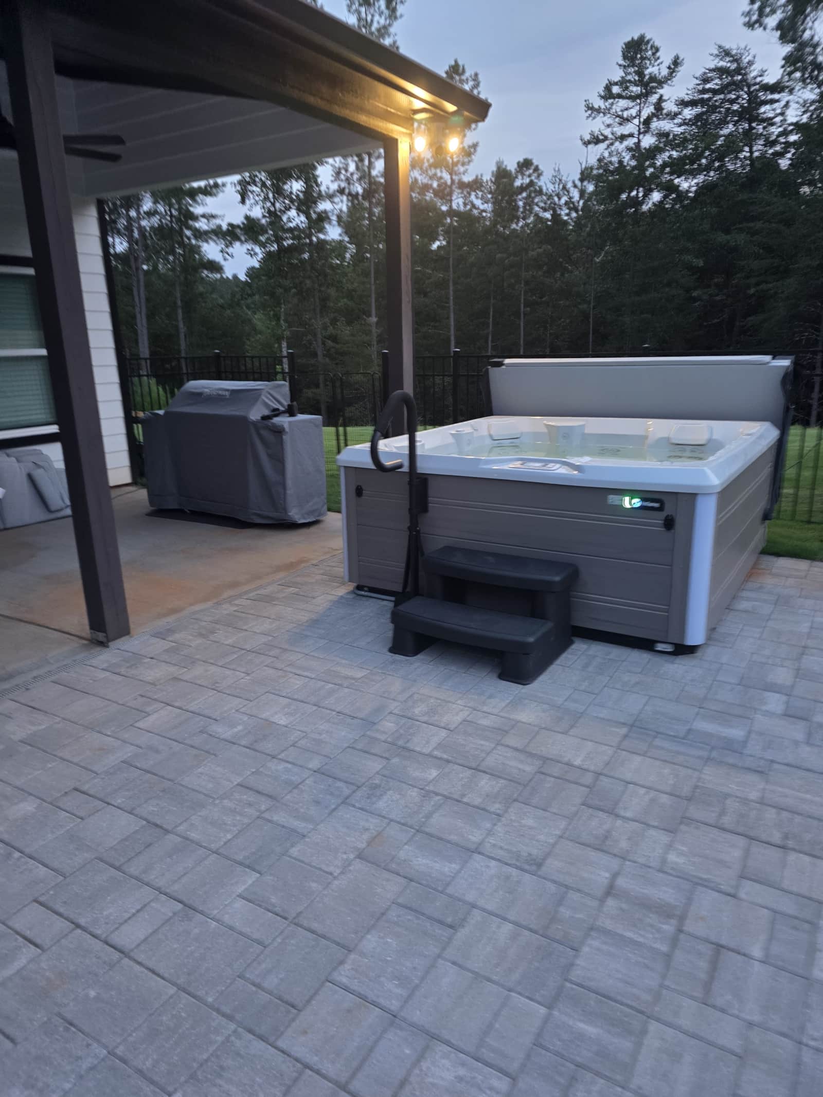 Outdoor hot tub 